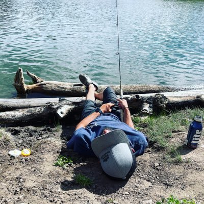 lilsmocarlos's profile picture. Day drinker