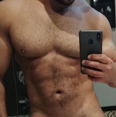 NcOgLy3g5lcOaSs's profile picture. احترام الجميع واجب