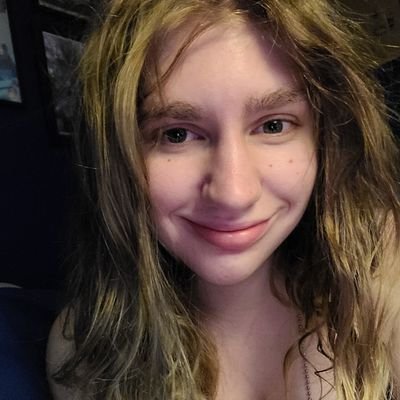 starsurfer16's profile picture. Socialism and Socks