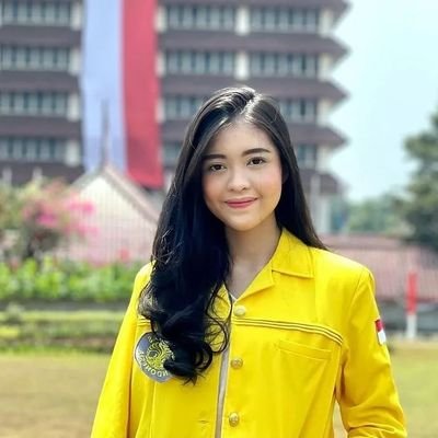 Jurusan ILKOM DI UI . Umur 20thn