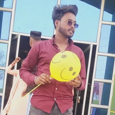 habit #photographw #swwinging #writing
#singing #traveling
favouriteplace. use #begam
Instagram id imkulveerr