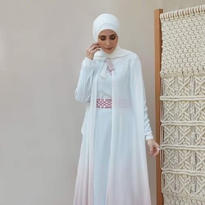 Dina18986954's profile picture. A gost