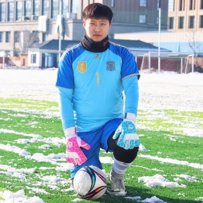 I am an amateur goalkeeper from Asia.