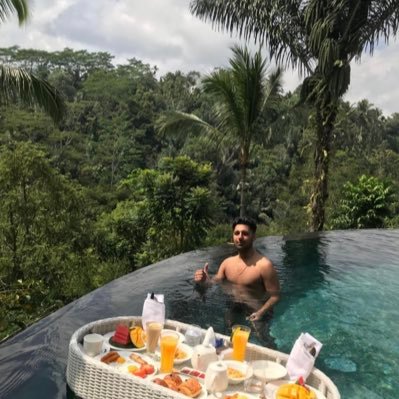 AnandSohal's profile picture. Huddersfield / London 🇾🇪