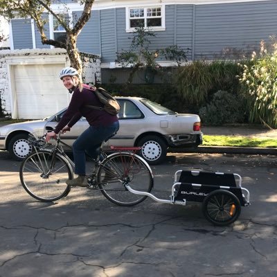 I like to ride my bike around Portland. Anti-racist, intersectional feminist. Black Lives Matter. She/her/hers.