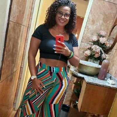 Capricorniana🤫
Extrovertida🤭
Mamãe de 3👦👧👦
Casada 💍
Maturidade é muito mais do que idade, é ter humildade e admitir erros, saber pedir perdão e perdoar.🦋