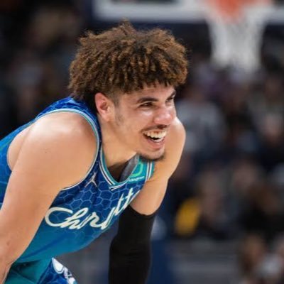 アラサー。東京在住。 無類のNBA好き。 好きな選手: Lamelo Ball, Ricky Rubio。好きな芸人:ランジャタイ、天竺鼠。将来の夢は東京にNBAバーを開くこと。NBA好きな友達を増やしたい。不定期でNBA観戦会を開催してます👍