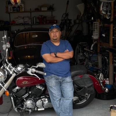 manitas1050's profile picture. nacido en #neza!!! disfrutando la vida amo la música y el #mezcal