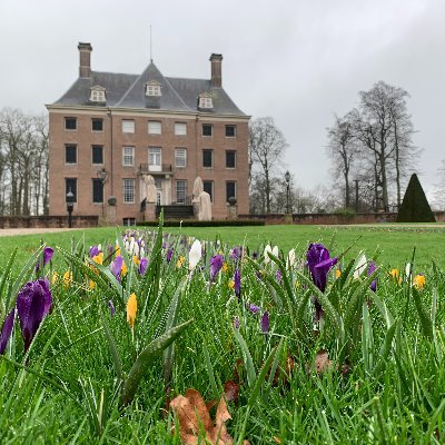 Kasteel Amerongen heeft een rijke familiegeschiedenis van 700 jaar. De bewoners speelden een belangrijke rol in de nationale en Europese geschiedenis.