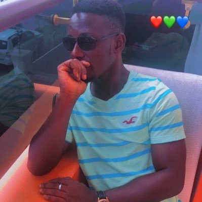 #Economist👨🏾🎓✌
#Chef👨🍳
#events planner✌️
#Gunners 4 life ❤
#Wizkid FC ❤