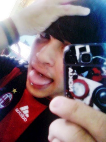 será que errei em ter te amado em ter me entregado .
orkut: http://t.co/rsbhb8PtZJ