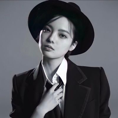 ユリナンジェリックと読みます。
友梨奈+ angélique (仏語で「天使のような」)
あなたは愛されている。だけど、その愛に甘えたりしないところが、あなたの素晴らしいところ。単推し💕