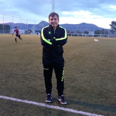 IsaacPatonSanc1's profile picture. Entrenador de fútbol Nivel I y II.
ACTUALMENTE ENTRENADOR UDF SAX.