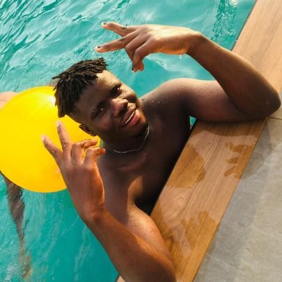 desmond_988's profile picture. Musician/Lyrics writer. call or WhatsApp 0593732198.lets do business 😉🇬🇭💯