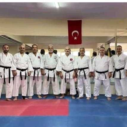 Önceden Çeliktürk karate spor salonunda çalışıyordum memleket Trabzon Of.
