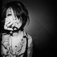 Past is your peach blossom, covered I think your eyes.