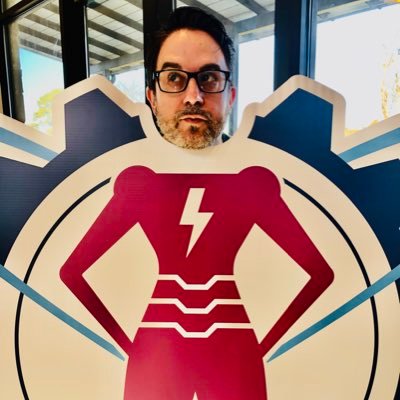 I am the marketing director at VEX Robotics. All opinions are my own.
