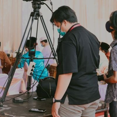 suka banget liat spion