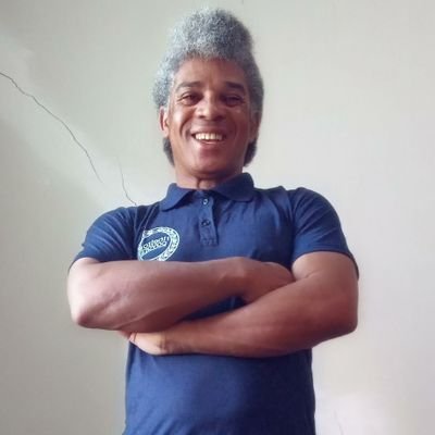 Eu moro no Brasil amiga mas você pode mandar uma mensagem pra mim ou pro meu zap que te explico como funciona o processo de compra de ingressos no cavalo inteir