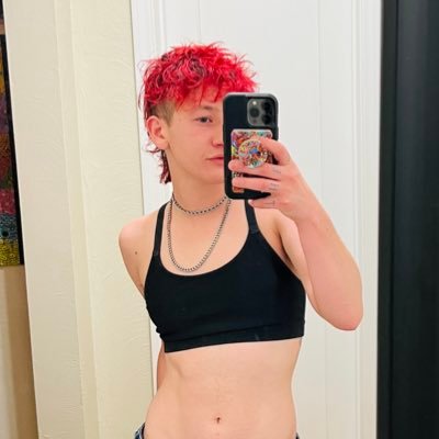 enbyfuckface's profile picture. 18+ NSFW (20+ moots)▪️they/them▪️polyamorous & queer