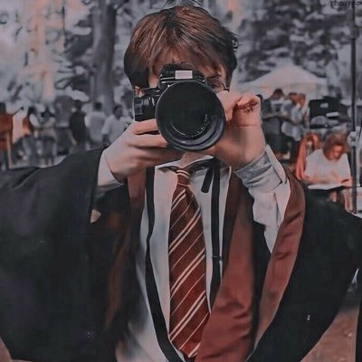 sofro ao som da taylor swift tiro umas fotos e maratono harry potter nas horas vagas