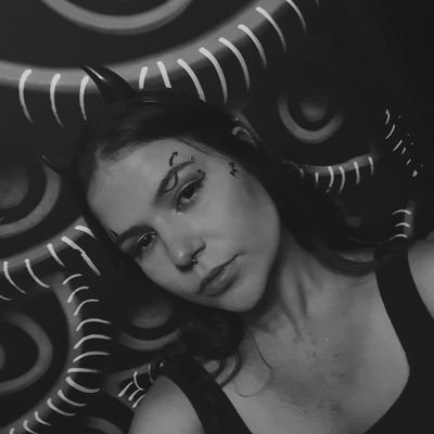 Gab_Ruva's profile picture. Na base de 2 rivotril e um baseado.