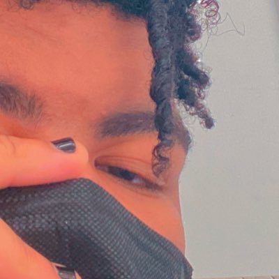 jayvelcran's profile picture. I write songs… hope you like crooners.🗣️