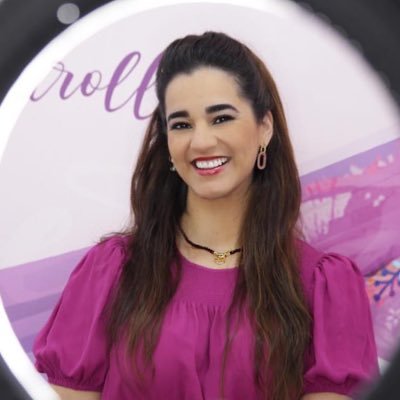 Politóloga, comunicadora y amante de la vida! ➡️ Mi ideal político es el democrático. Cada uno debe ser respetado como persona y nadie debe ser divinizado.