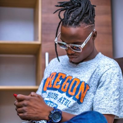 I’m a photographer and videographer I shoot and edit. Unique & versatile in dance and graphics design, Ig: @osbornman01 Twitter: @osbornman. Much love.