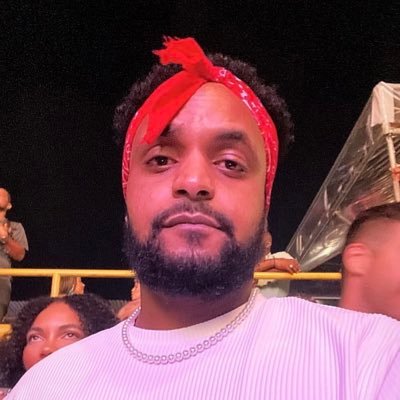 edsjrr's profile picture. There’s a lot to complain about