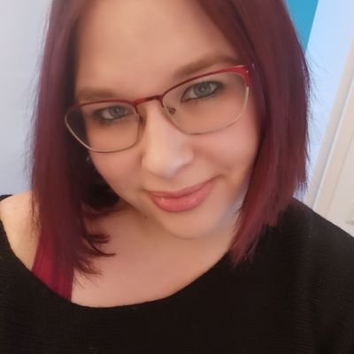 Leisha_1988's profile picture. She/Her 
Ich bin ich. So einfach ist das.