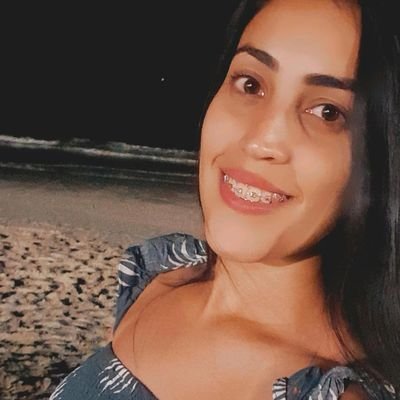Una sonrisa significa mucho. Enriquece a quien la recibe; sin empobrecer a quien la ofrece. Dura un segundo pero su recuerdo, a veces, nunca se borra.