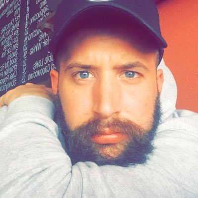 Apex Legends streamer, beamer on 200ping from South Africa 🇿🇦 4/3 abuser 🎮 // aka: spur_buffalo_wings