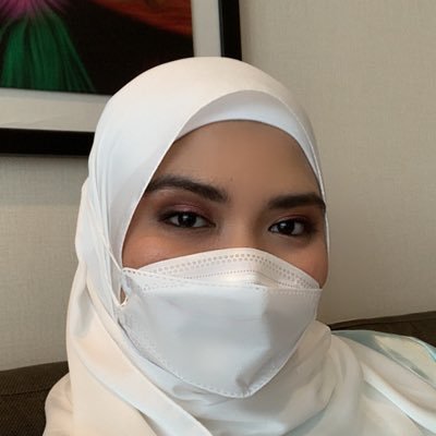 ndzrhnzr's profile picture. I sometimes express myself in words but mostly through retweets ✌🏽