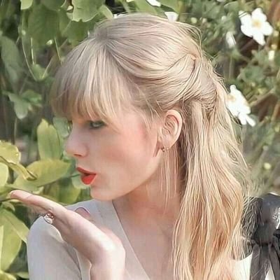 Leightrixx's profile picture. whatever.