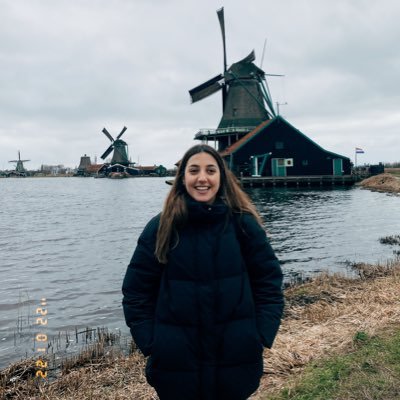 Comunicadora Audiovisual / Fan del cine, de los VFX y de las redes sociales.