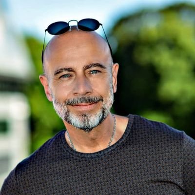 SurferPixel's profile picture. Travel photographer.
Versatility with high technical competence and security distinguishes me as a photographer - Pixel joy is my great driving force.