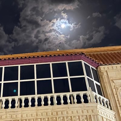 أيَا ظِلي ، و الظاءُ كاف .