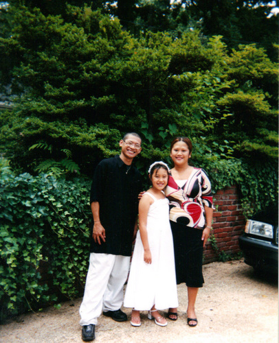 filipinacutie73's profile picture. A few words come and a few words go