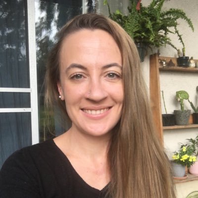 serasolders's profile picture. Postdoc @ UCSD, lover of neuroanatomy, diffusion MRI, knitting, & coffee. she/her.