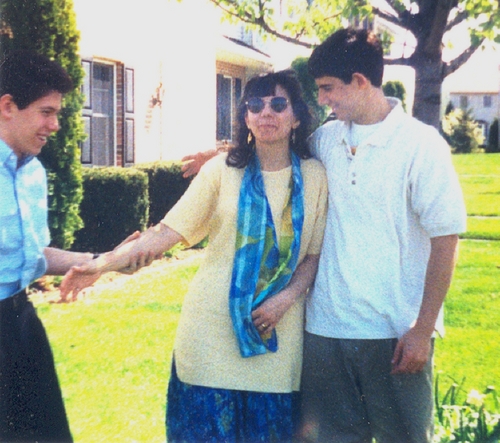 Mom of 2 wonderful adult sons, musician, plant artist, cat rescuer and house rehabber. Freelance copywriter, blogger, author.  Hire: writermarenm@gmail.com