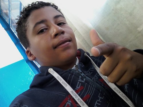 eu so um cara bacana mais ai nao piza no meu kalo 
so mlk fmz muitos me jugam mais eu nao ligo pra isso!!!!