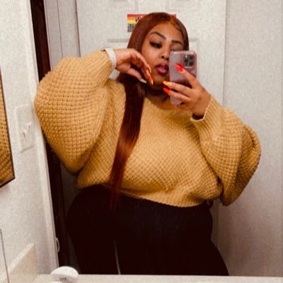 Your favorite Bratt 🥴Dracco 🏳️🌈✨ It’s a girls world 🌎 🥵😏 Chef 👩🍳 Draco ‼️