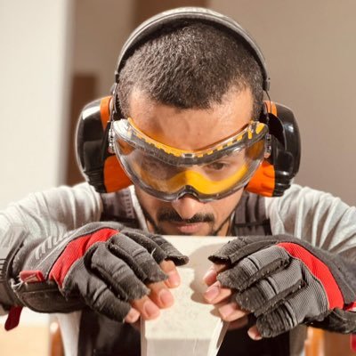 مهندس ومصمم دروع خشبيه تذكاريه 💫 🔨 النجارة هي لغة الخشب وانا اهوى تلك اللغه جدا