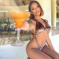 👑 Bre (satire) (@scenequeenbre) 's Twitter Profile