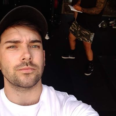 ants_robinson's profile picture. Artist for film, tv and games. 

All that time in front of the TV as a kid is starting to pay off.

He/him