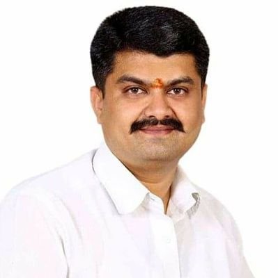 District Secretary, AIADMK ITWING
Coimbatore Urban | Proud Farmer | Entrepreneur | Politician |