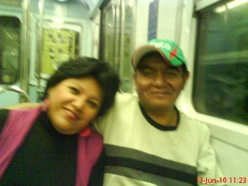 hombre feliz mente casado con 3 hermosas hijas y tres hermosos nietos amo ami esposa y familia soy un hombre luchador y sobre todo guerrero de corazon