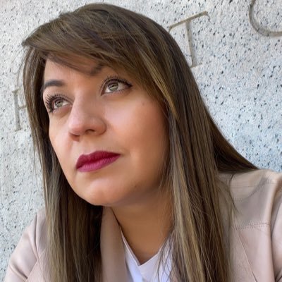 Kitchen Designer, Sales Manager in NY. real name Gabriela Campos 🇨🇷