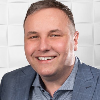 Co-founder i Prezes Zarządu GGDAB LTD. Pomysłodawca i motor napędowy projektu w jednym. Od lat zajmuję się tworzeniem strategii i struktur sprzedaży.